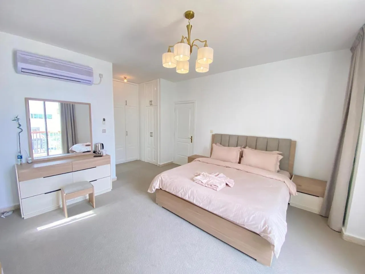 Πανσιόν Dinar - Villa Master Bedroom Αμπού Ντάμπι